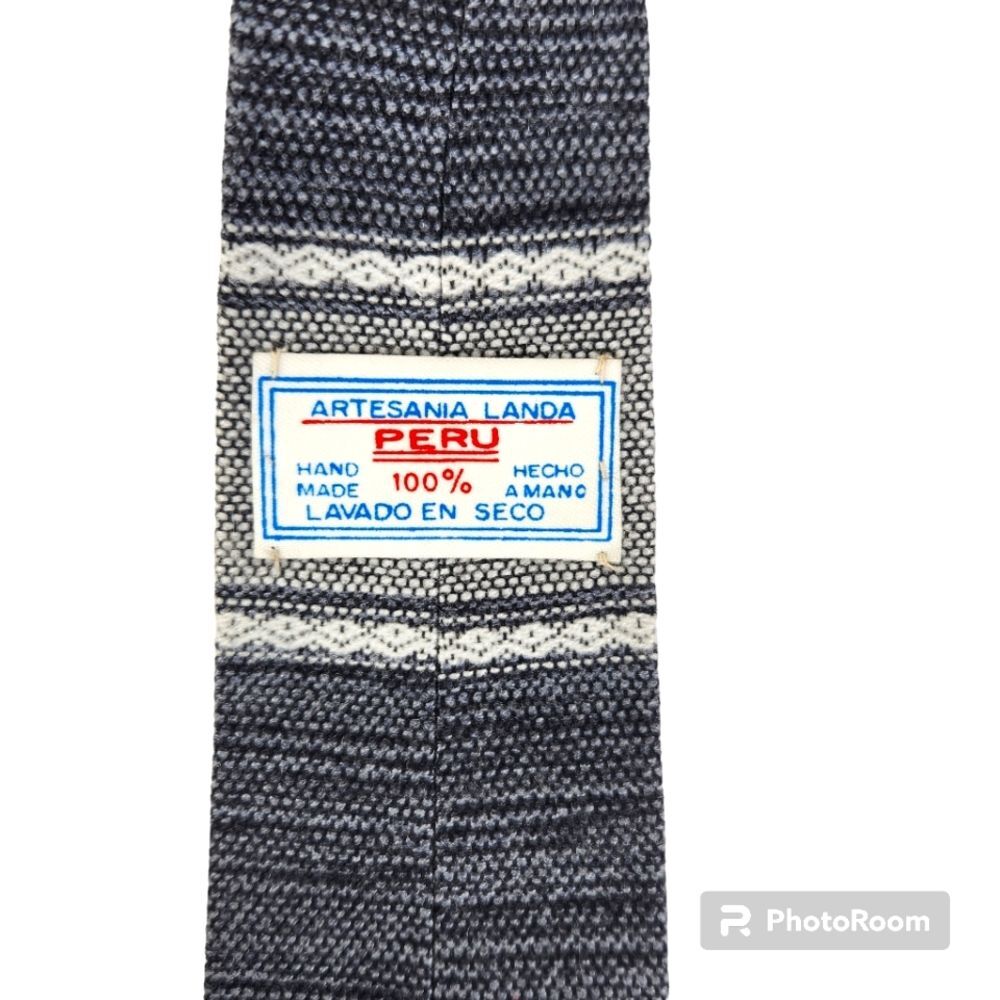 Artesania Landa Handmade Peruvian Wool Duck Wing Aviation Tie - Picture 4 of 4